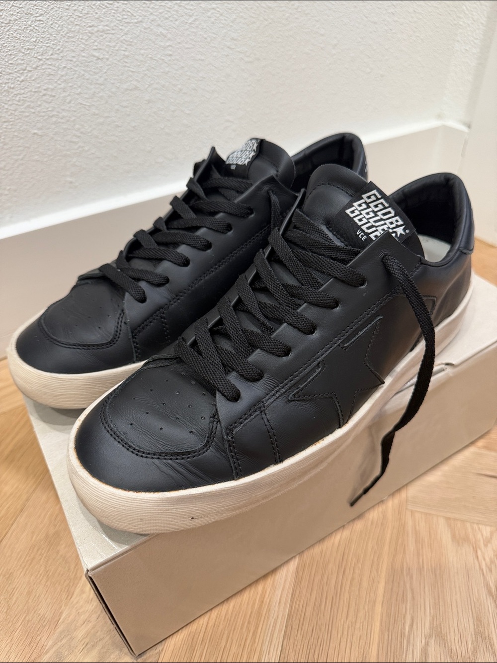 Golden Goose Stardan Men’s Black Leather Low-Top Sneakers size 44